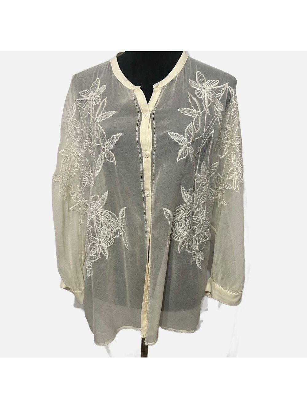 Sundance Women’s Silk Top Embroidered Floral Large Sz L Ivory Button Up FLAW